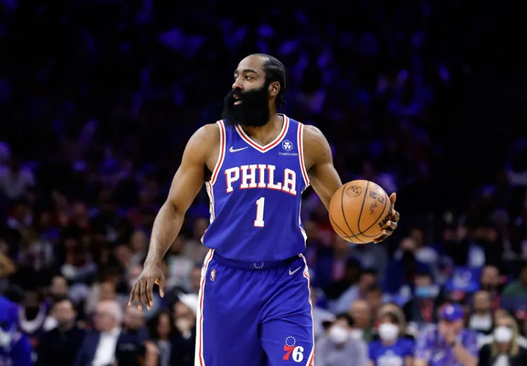 Harden pacta con los 76s