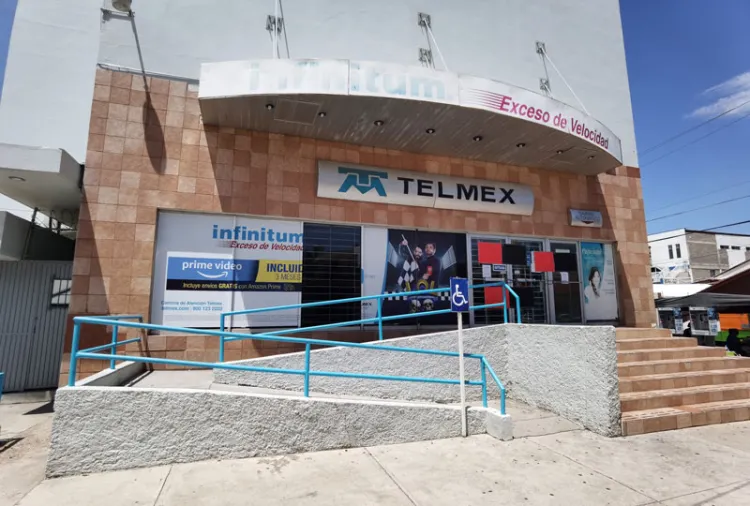 Estalla huelga en Telmex