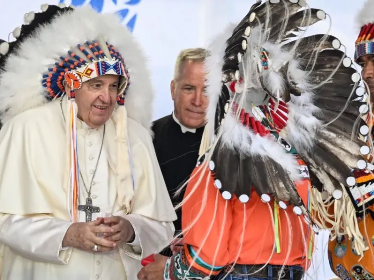Papa Francisco pide perdón a indígenas por abusos de Iglesia en Canadá