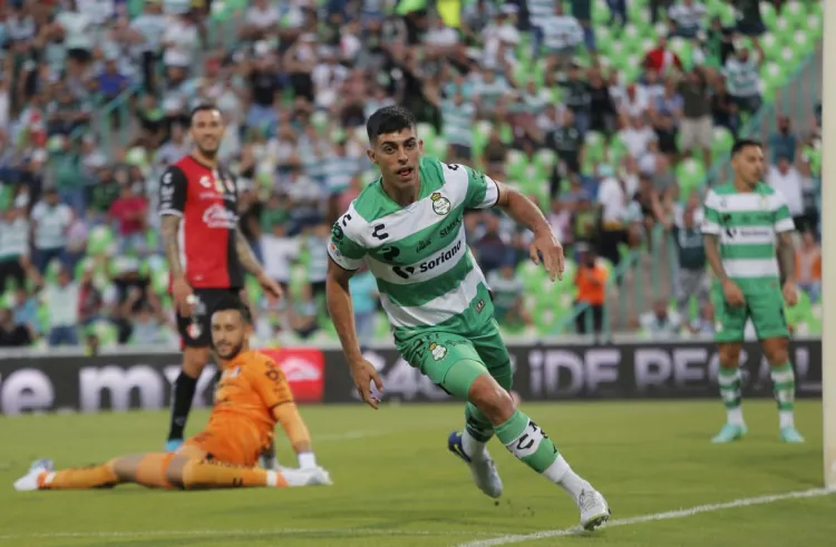 Santos somete al Atlas