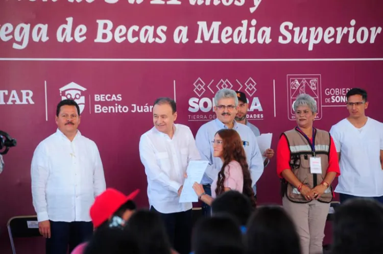 Genera el Estado oportunidades de salud y educación a jóvenes