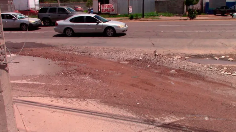 Obstaculiza tierra y agua estancada acceso a Nuevo Nogales