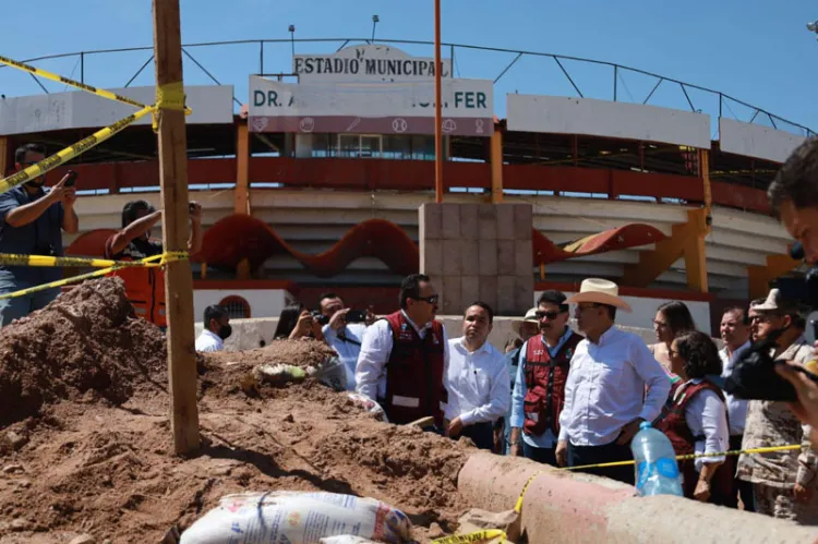 Recorre Gobernador zonas afectadas por lluvias en Nogales