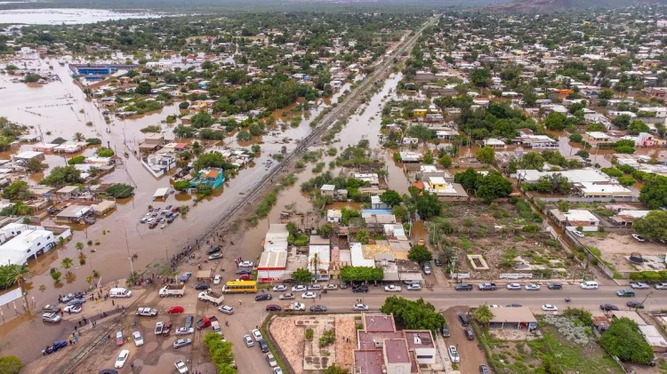 Envían 30 toneladas de víveres a Guaymas y Empalme