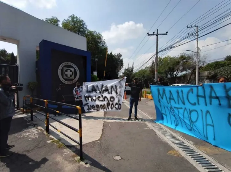 Afición reclama al Cruz Azul