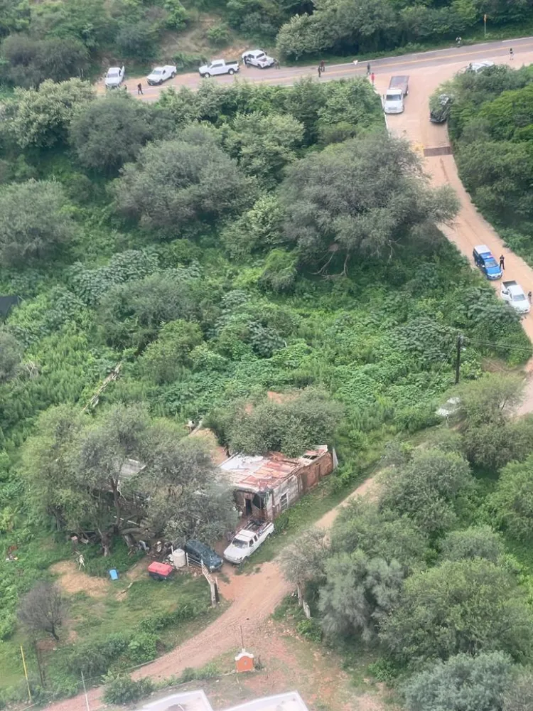 Atacaron desde los cerros a trabajadores de la CFE