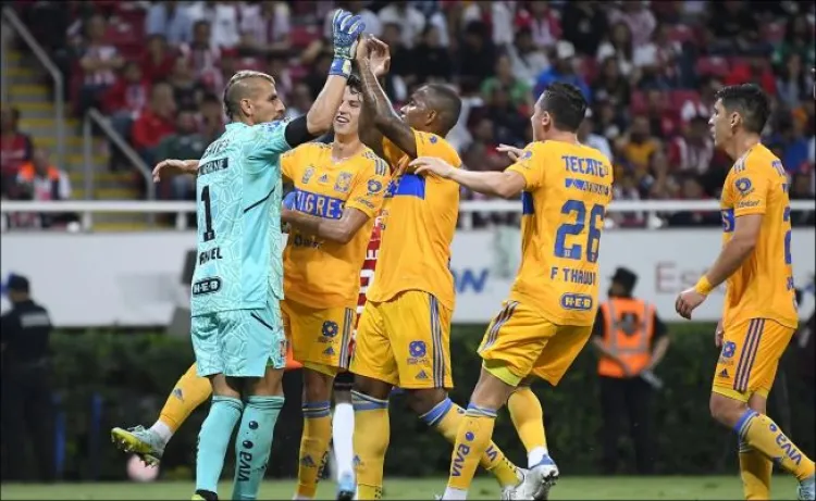 Tigres aplacan a Chivas