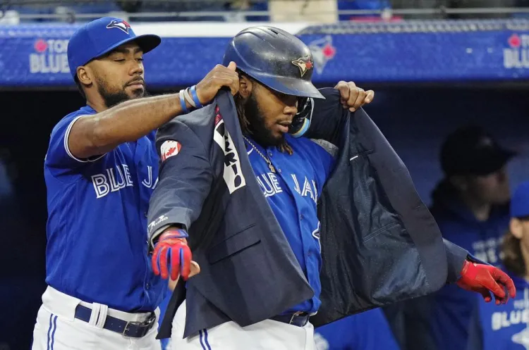 Azulejos ganan a los Rays