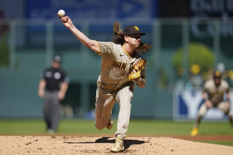 Triunfo de los Padres sobre Rockies