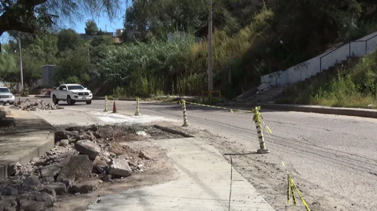 Bachean calles con mayor afectación