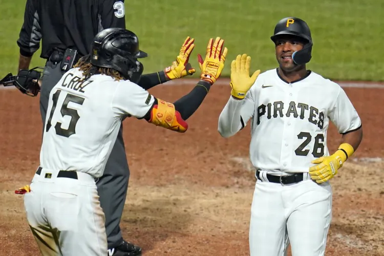 Piratas vencen a Rojos