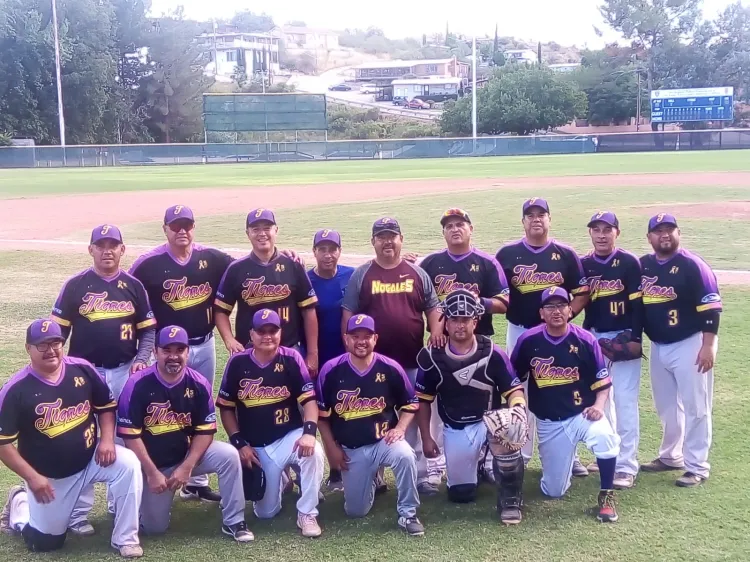 Igualan semifinales en beis veterano