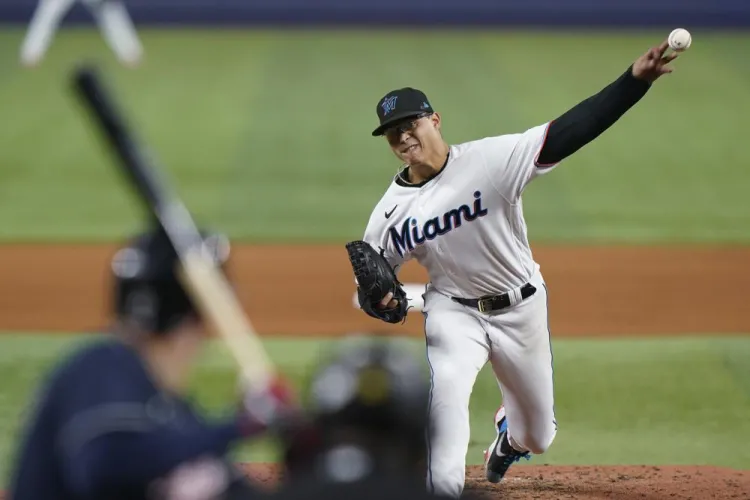 Marlins evita banderín de Bravos