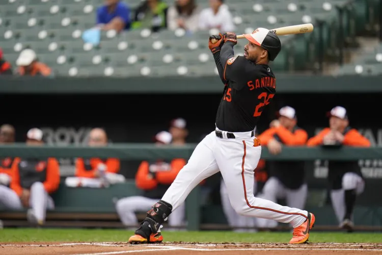 Orioles supera a los Azulejos