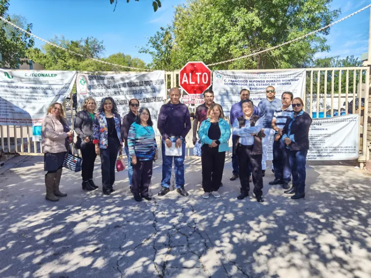 Exigen docentes del Conalep pago de prestaciones laborales