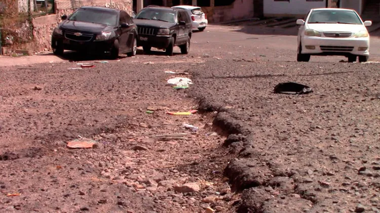 Sin ser escuchados vecinos de la calle San Mateos