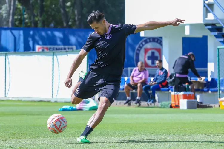 Amaga Cruz Azul a los Rayados