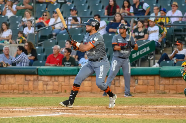 Naranjeros ganan serie