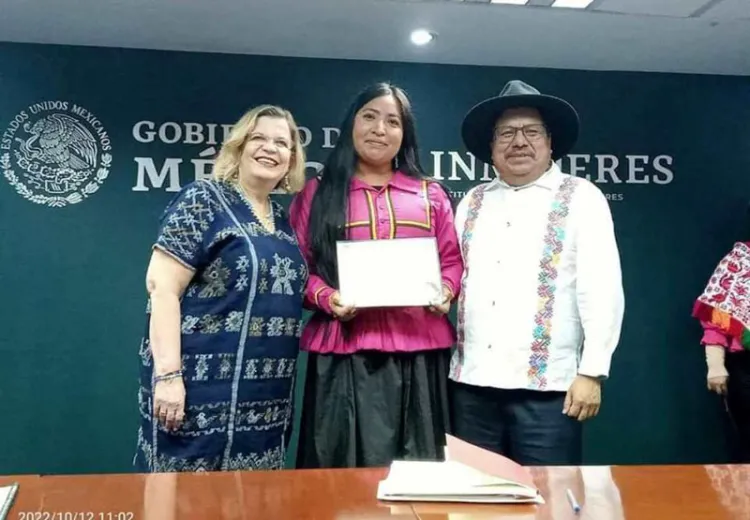 Regidora étnica de Pitiquito recibe premio nacional