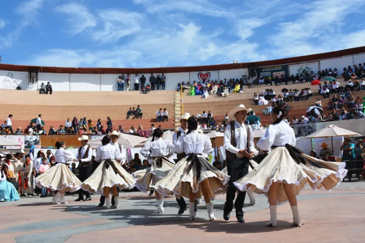 Realiza Cetis 128 su Bio Expo Cultural Mexicana