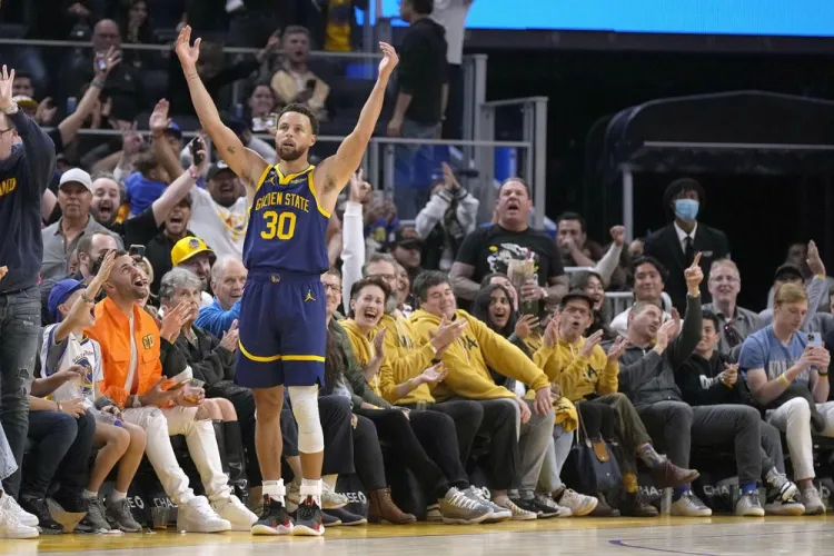 Guerreros gana de la mano de Curry