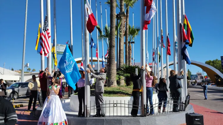 Conmemoran 77 aniversario de la ONU en plaza de las banderas