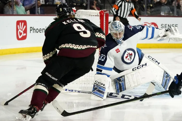 Coyotes caen en su nueva casa