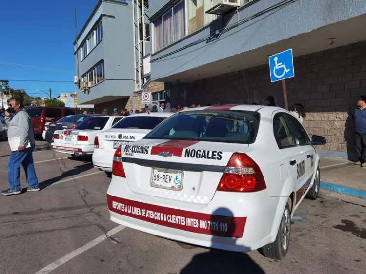 Continúan verificaciones de concesiones de taxi