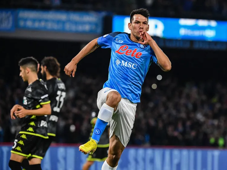 Lozano da triunfo al Napoli