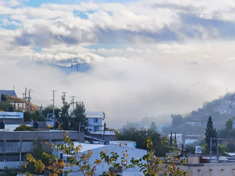 Amanece Nogales cubierto de neblina