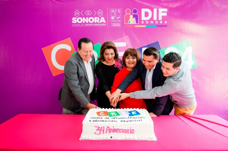 Celebran aniversario de la fundación del CREE