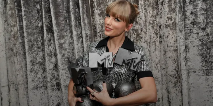 Taylor Swift agradece a los fans su triunfo