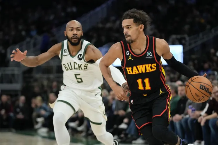 Halcones pasan sobre Bucks