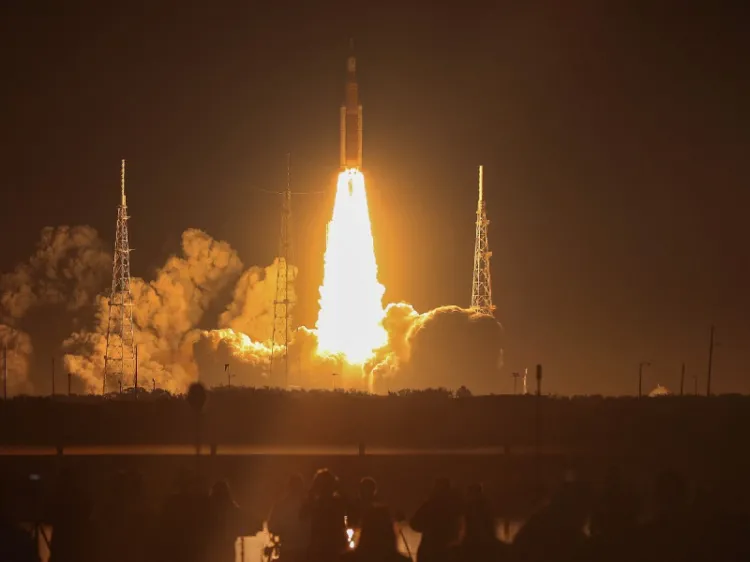 NASA logra despegue exitoso de cohete de Artemis 1