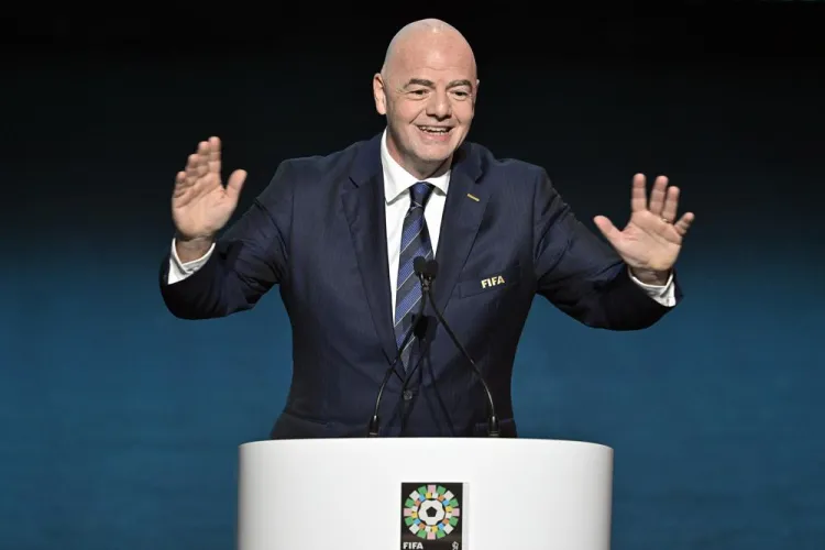 Infantino amarra cuatro años más