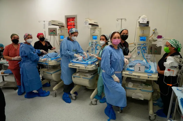Nacen trillizos en el Hospital Integral de la Mujer
