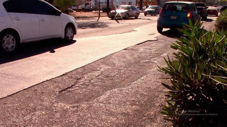 Solicitan reparación de bache en la Tecnológico