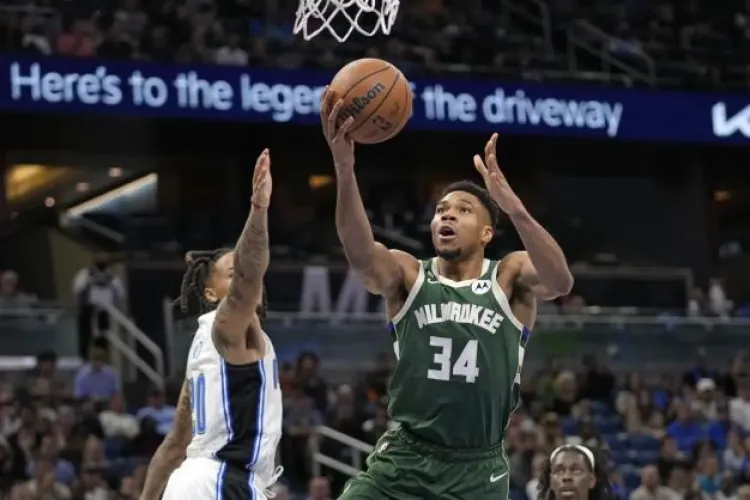 Antetokounmpo anota 34 al ganar Bucks