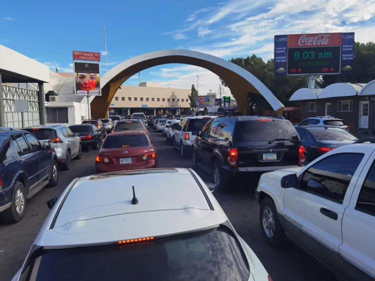 Incrementan tiempos de espera en garitas fronterizas