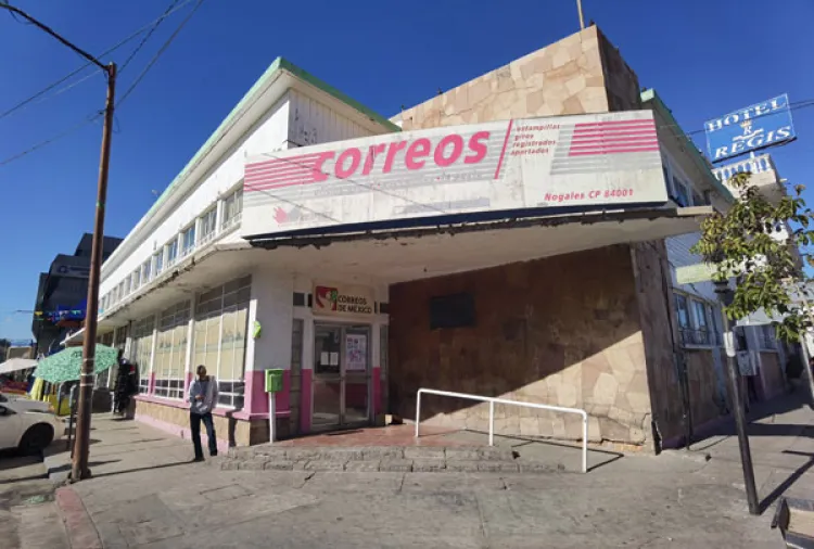 Aumenta envío de paquetes en oficina de Correos