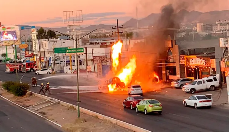 Se incendia pipa que transportaba gas