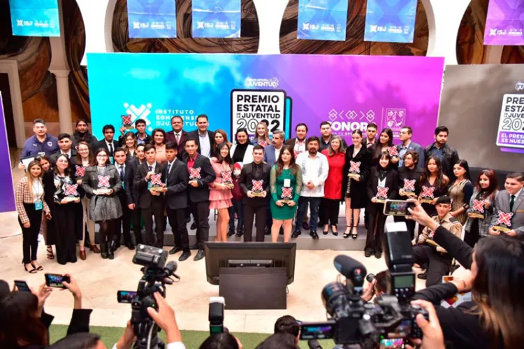 Entregan el Premio Estatal de la Juventud 2022