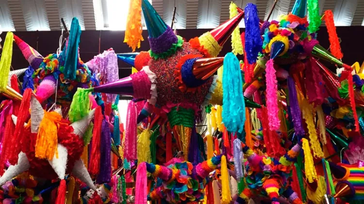 El significado de la piñata de 7 picos