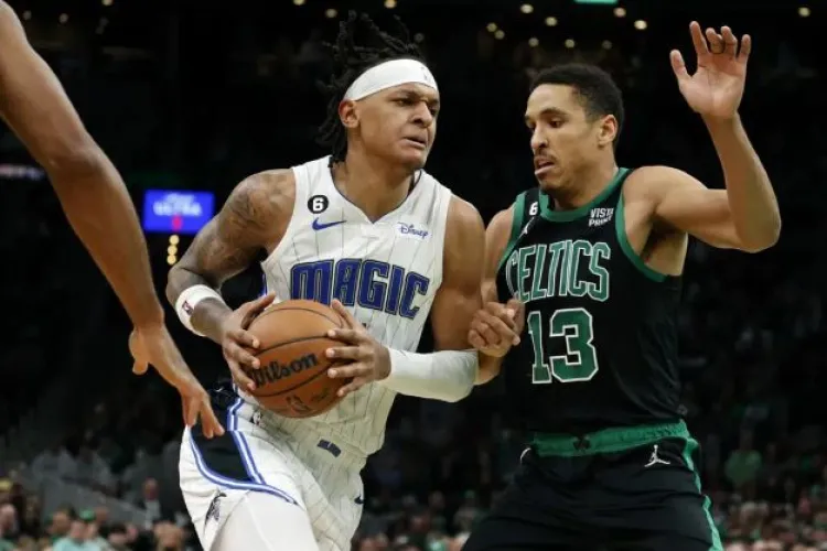 Magic sorprende a los Celtics