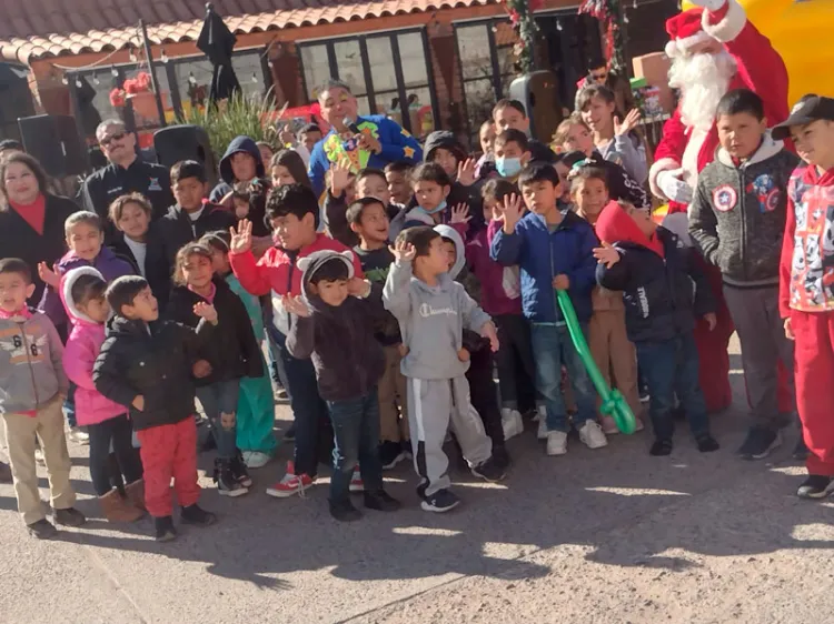 Canaliza Cartitas Navideñas En Acción por Nogales