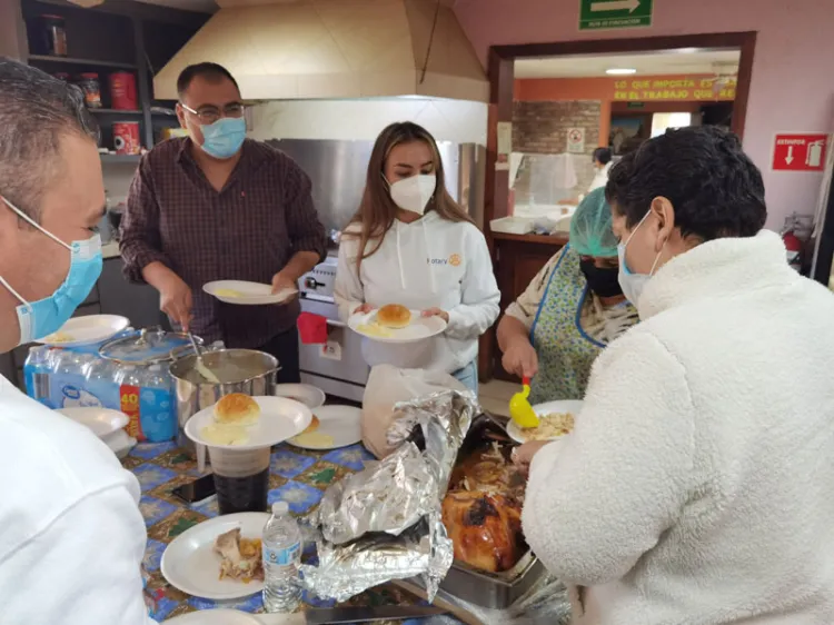 Celebra Rotario Bellotoso convivencia en asilo San Francisco