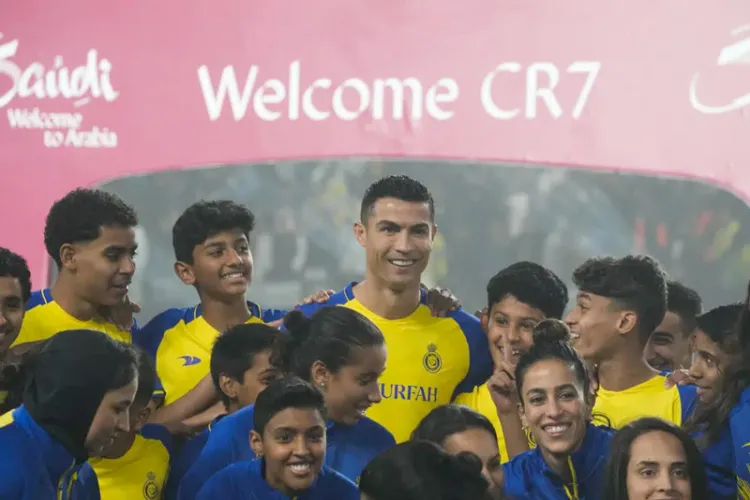 Presentan a CR7 en Arabia Saudí