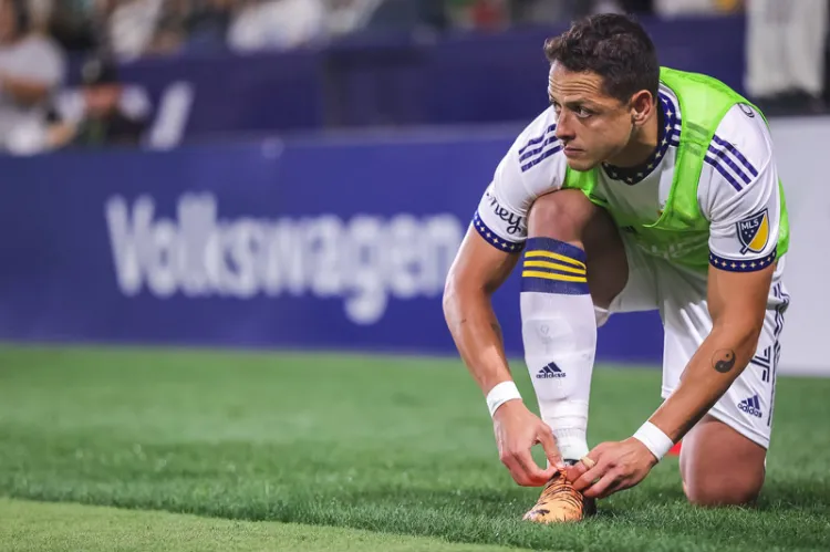 Convoca ‘Chicharito’  acabar novelas en el Tri