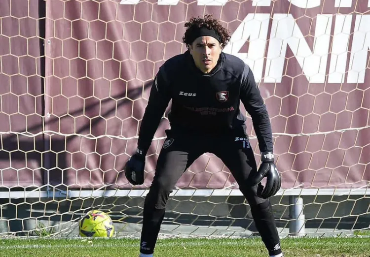 Despiden técnico de Guillermo Ochoa