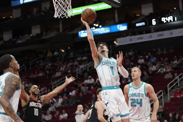 Hornets frena racha perdedora